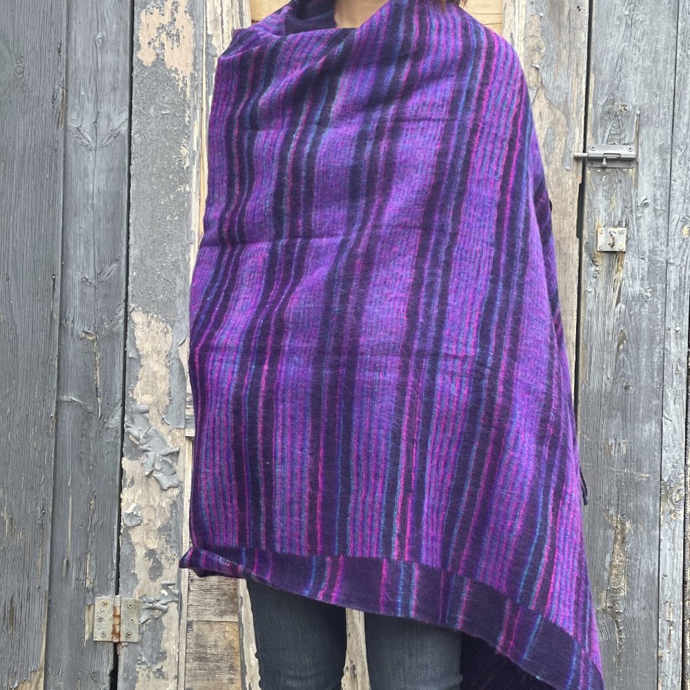 Handloom woollen blanket/shawl/scarf/throw